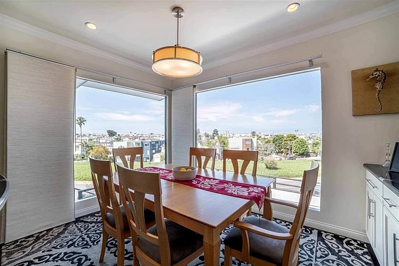 Manhattan Beach Hill Section Oasis, Ocean Views & Breathtaking Sunsets - SCVR in Manhattan Beach, California, United States — photo 5