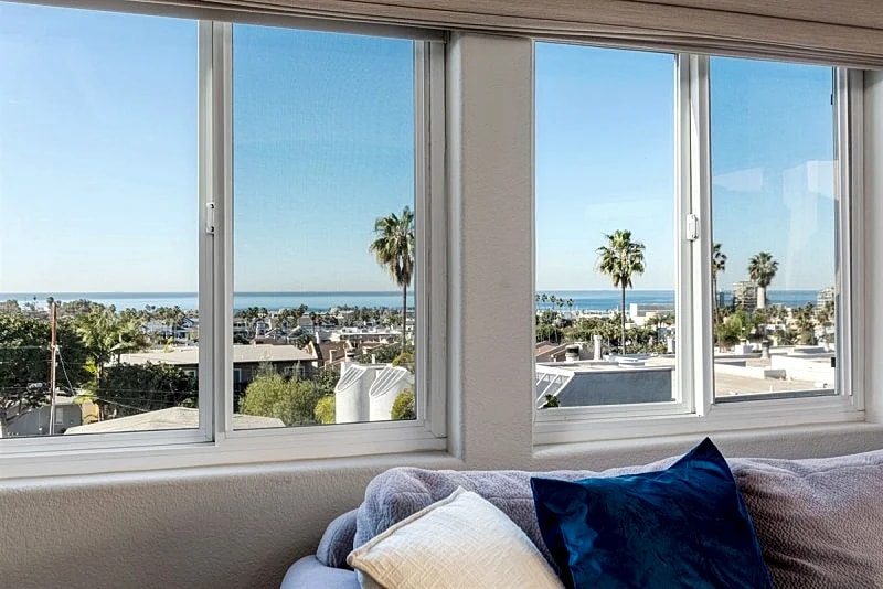 Oceanview Redondo Beach Townhome, Perfect Coastal Retreat with BBQ & Seating in Redondo Beach, California, United States — photo 2