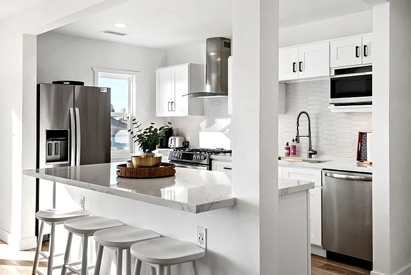 609 Gertruda Beautifully Remodeled 2-Bedroom 2-Bath Home In South Redondo Beach in Redondo Beach, California, United States — photo 5