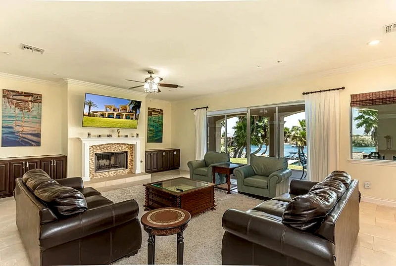 Waterfront Custom Estate with Loading Dock! in Needles, California, United States — photo 2