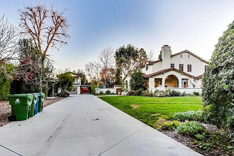 Spanish Style Estate w Historic & Secluded Feel in Los Angeles, California, United States — photo 4
