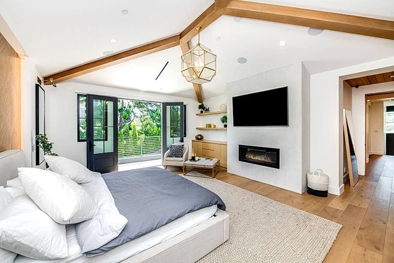 Exquisite modern/farmhouse w/pool, office, bbq in Los Angeles, California, United States — photo 2