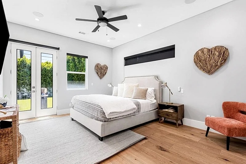 Gorgeous Modern Farmhouse w/pool, office, outdoor in Los Angeles, California, United States — photo 2
