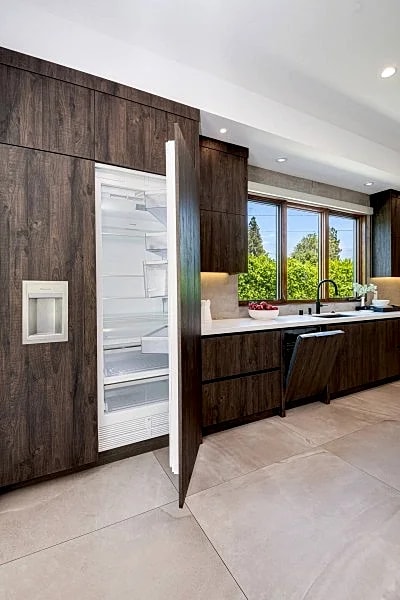 Impeccable Modern Cape Cod Home in Los Angeles, California, United States — photo 5