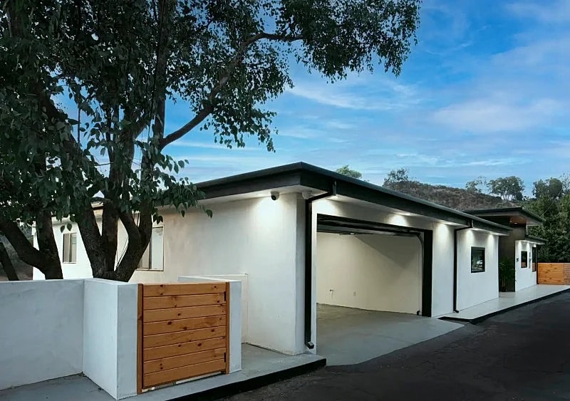 Serene and Private Amazing HH Home!!! in Los Angeles, California, United States — photo 2
