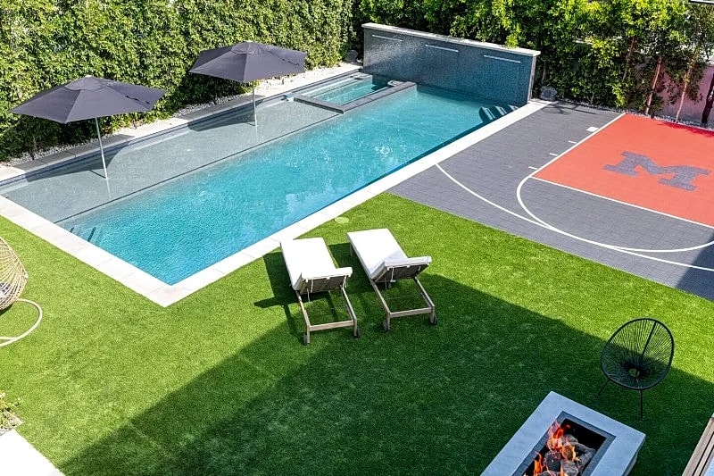 Gated Modern Exclusive Estate w/pool & BB court in Los Angeles, California, United States — photo 2