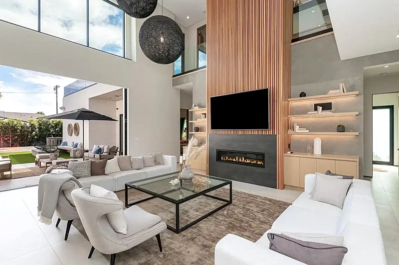 Gated Modern Exclusive Estate w/pool & BB court