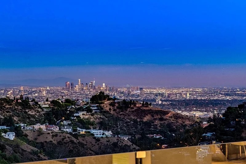 Modern Private Home in the Hills in Los Angeles, California, United States — photo 4