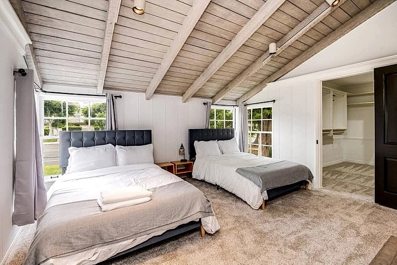 StudioCity Expansive Home w/pool in Los Angeles, California, United States — photo 2