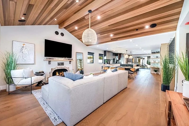 WeHo Oasis — Complete Remodeled Dream Home! in Los Angeles, California, United States — photo 3