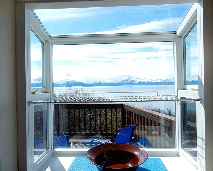 Upper Moose Caboose - Homer, AK Lodging