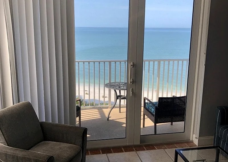 Beautiful Direct Facing Gulf View - Modern Beach Front 10th Floor property in Fort Myers Beach, Florida, United States — photo 4