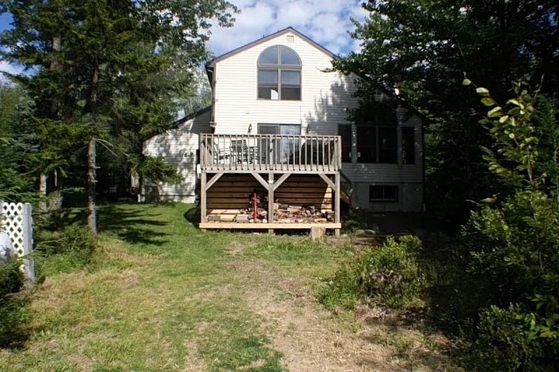 Lakefront - Game room, Fire Place, Dock, Deck, WiFi, Boats, AC, Dog Friendly!!! in Tobyhanna, Pennsylvania, United States — photo 5