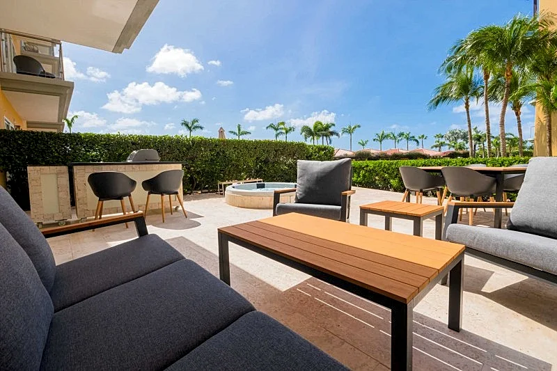 BEACHFRONT- EAGLE BEACH - OCEANIA RESORT - Coral Sea Garden 3BR condo- P116 in Oranjestad, Oranjestad, Aruba — photo 3