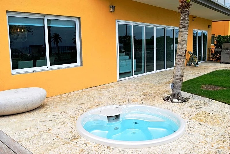 BEACHFRONT- EAGLE BEACH - OCEANIA RESORT - Grand Regency 5BR condo - BG131 in Oranjestad, Aruba — photo 4