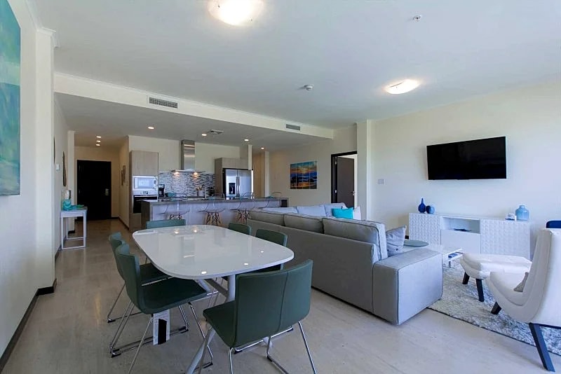 LEVENT RESORT - BEACH VIEW - EAGLE BEACH - Serenity by the Sea 3BR condo - LV301 in Oranjestad, Aruba — photo 4