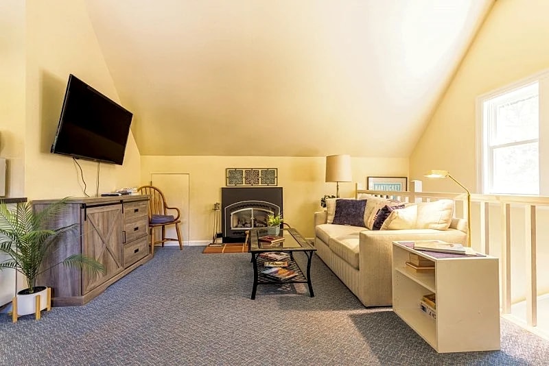 Cottage in the Oaks w/ Pool Self-Check In in Sonoma, California, United States — photo 4