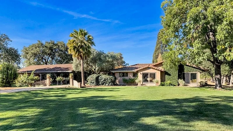 Luxury Sonoma Wine Country Vineyard Home w/ Pool in Sonoma, California, United States — photo 3