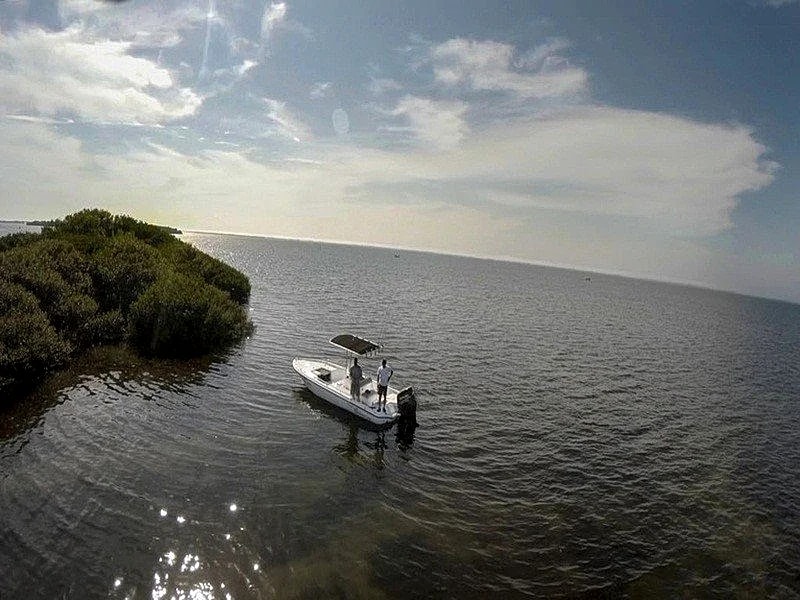 Waterfront Villa with own 22 ft Sportsboat, own Pool & Spa in Cape Coral, Florida, United States — photo 5