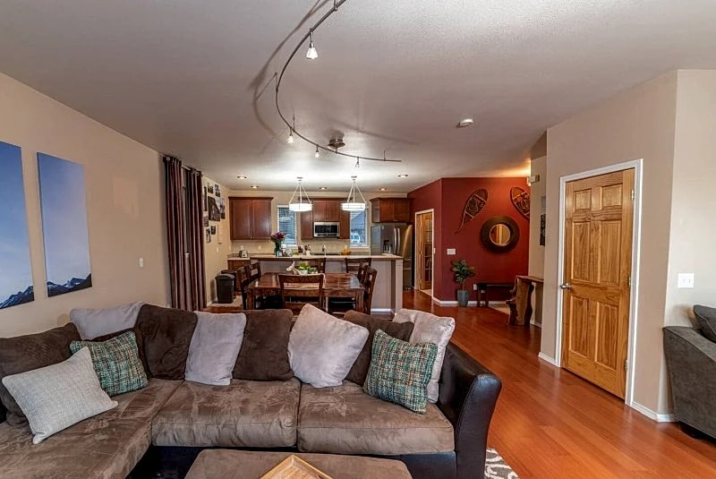 Juneau Oceanfront Home Overlooking Auke Bay in Juneau, Alaska, United States — photo 3