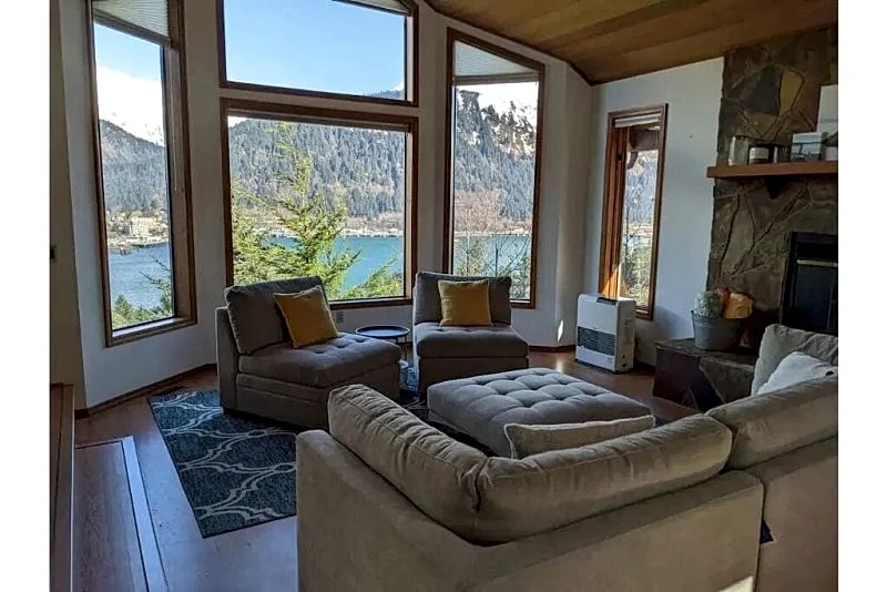 Breathtaking Ocean, Mountain & Juneau Views in Juneau, Alaska, United States — photo 2