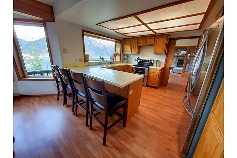 Breathtaking Ocean, Mountain & Juneau Views in Juneau, Alaska, United States — photo 5