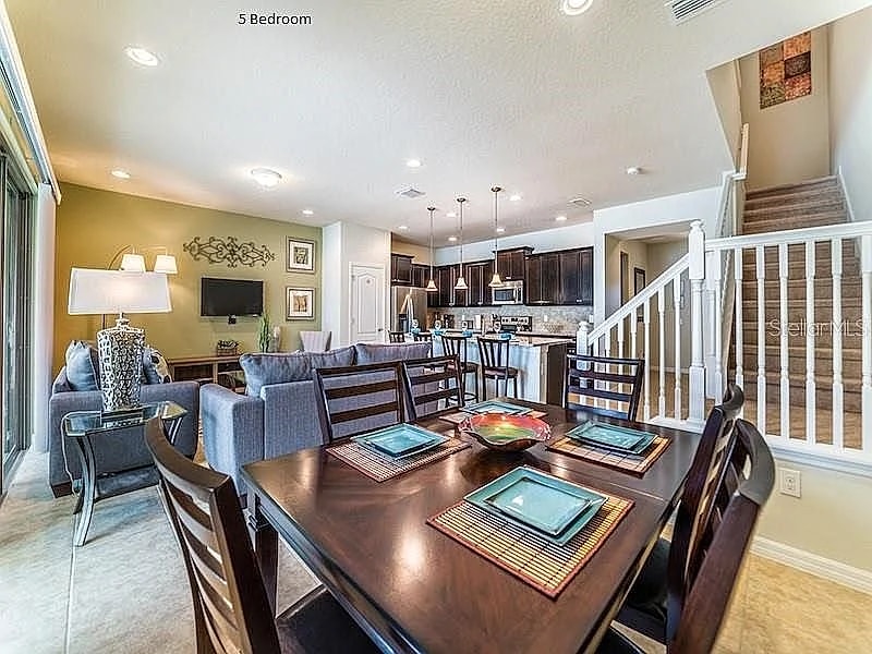 Luxury Windsor Resort near Disney oversize pool in Kissimmee, Florida, United States — photo 2