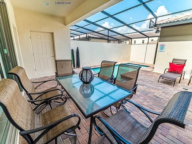 Luxury Windsor Resort near Disney oversize pool in Kissimmee, Florida, United States — photo 3
