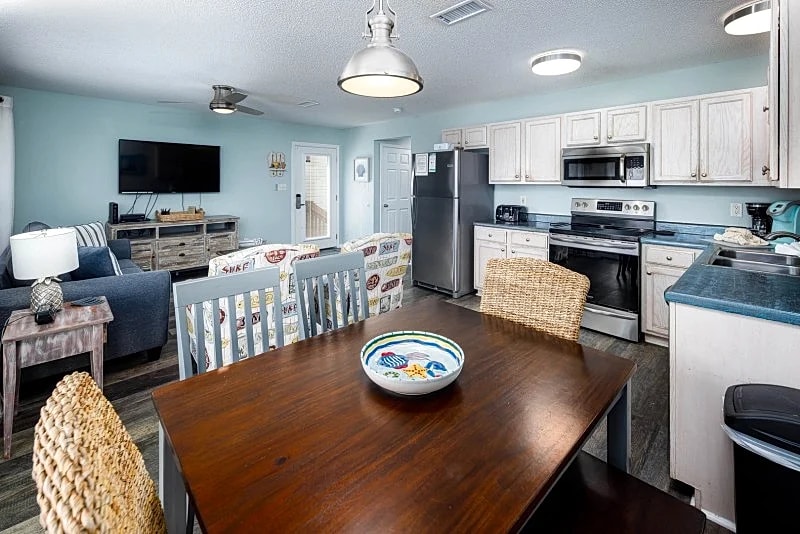 Sunset Cottages 4C in Okaloosa Island, Florida, United States — photo 3