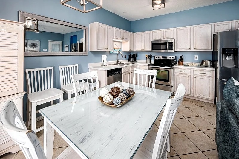 Sunset Cottages 5A in Okaloosa Island, Florida, United States — photo 3