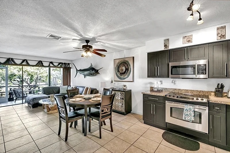 Beautiful Lagoon Front Townhome! in Key Largo, Florida, United States — photo 4