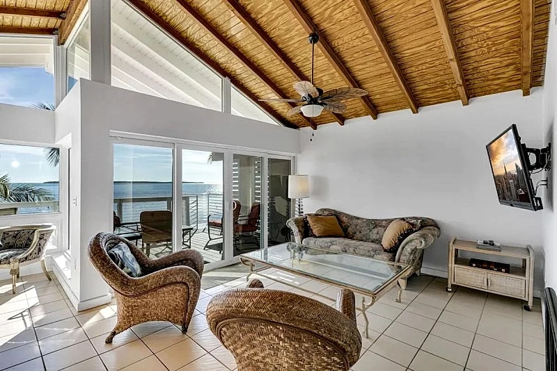 Beautiful Ocean Front Villa! in Key Largo, Florida, United States — photo 2