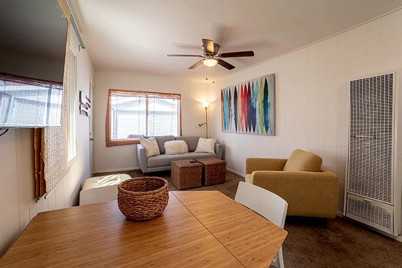 612 Bayview Classic Beach Surfer Pad, Cozy Coastal Escape in Hermosa Beach in Hermosa Beach, California, United States — photo 3