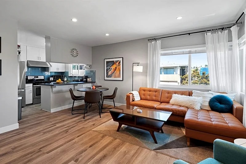 Charming Hermosa Beach Retreat – Cozy 2-Bedroom Escape with A/C and Garage in Hermosa Beach, California, United States — photo 2