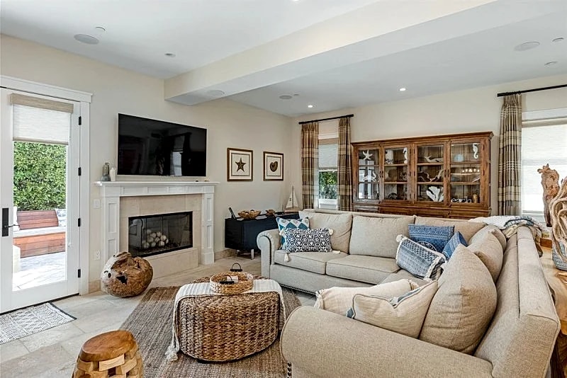 706 Catalina Beautiful Executive Townhome With AC In South Redondo Beach! in Redondo Beach, California, United States — photo 3