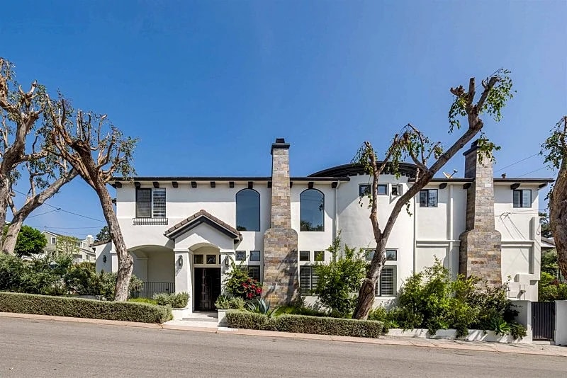 Stunning 4-Bed, 4.5-Bath Luxury Home in Manhattan Beach’s Coveted Tree Section