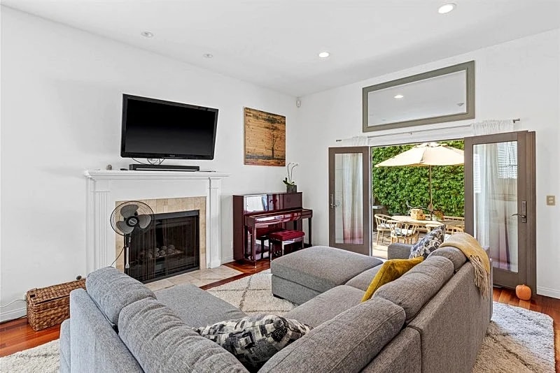 Steps to the Ocean – Spacious 3BR Townhome with Private Yard in South Redondo Beach