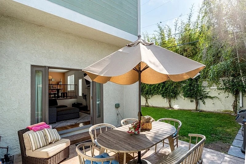 Steps to the Ocean – Spacious 3BR Townhome with Private Yard in South Redondo Beach in Redondo Beach, California, United States — photo 5