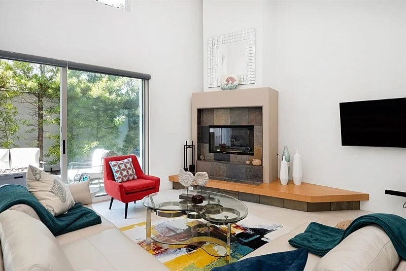 Modern 4-Bed Designer Retreat with Luxe Amenities in East Manhattan Beach - SCVR in Manhattan Beach, California, United States — photo 3