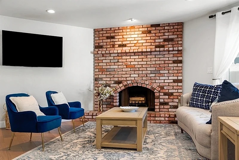 Remodeled 2BR/2.5BA Townhome in Prime Redondo Beach with Garage & Patio in Redondo Beach, California, United States — photo 3