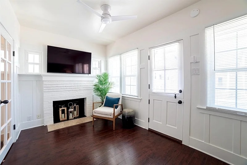 Charming Large 1-Bed Retreat Just Steps from the Sand - Hermosa Beach in Hermosa Beach, California, United States — photo 5