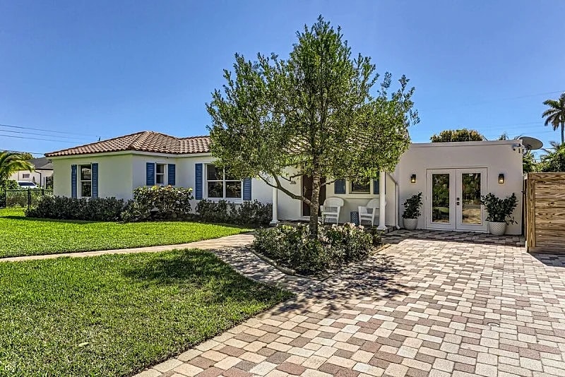 The Glenn House | 3BD/ 2BA Pool Home in South West Palm Beach