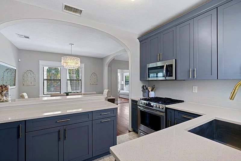 Casa Sunshine Light-filled Spanish Vacation Villa with spacious backyard in West Palm Beach, Florida, United States — photo 5