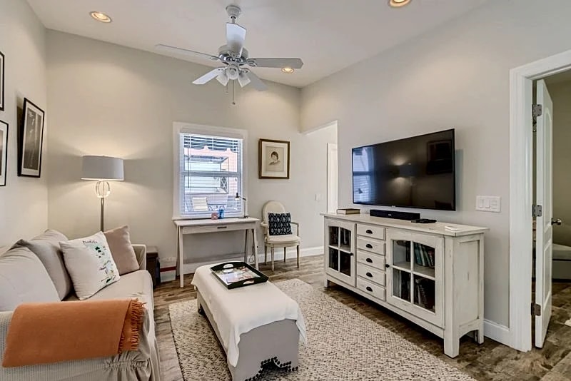 4bd/3ba Compound | Pool and Parking | Sleep 8 - WPB in West Palm Beach, Florida, United States — photo 3