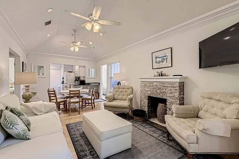 4bd/3ba Compound | Pool and Parking | Sleep 8 - WPB in West Palm Beach, Florida, United States — photo 5