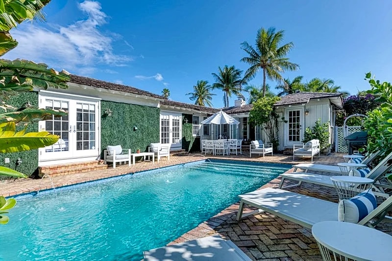 MAISON PAPILLON 4BD/3BA VACATION HOME IN WPB in West Palm Beach, Florida, United States — photo 2