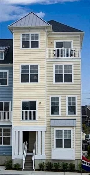 Great for Groups! Large Mid Town Townhome - Steps to Beach, Bayside, Attractions in Ocean City, Maryland, United States — photo 5