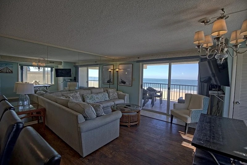 Large Private Balcony Overlooking the Beach - Boardwalk - Oceanfront! in Ocean City, Maryland, United States — photo 3