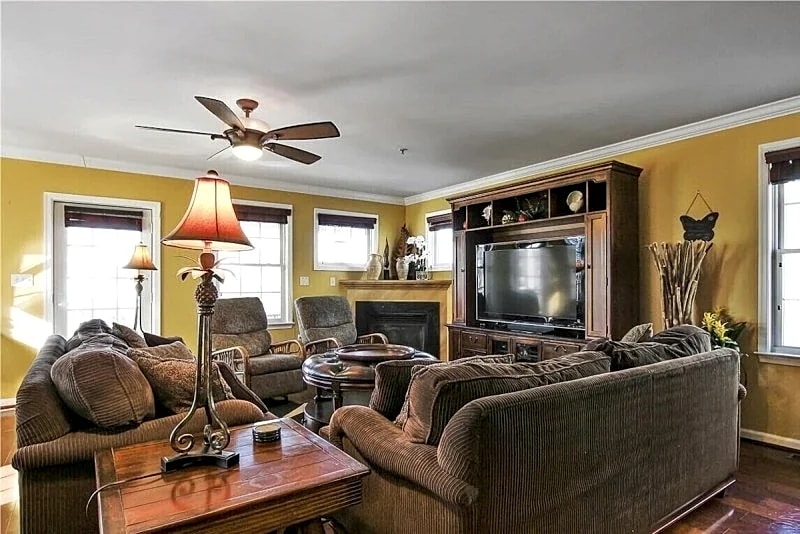 Beautiful Downtown Property - Steps to the Boardwalk & Beach! in Ocean City, Maryland, United States — photo 3