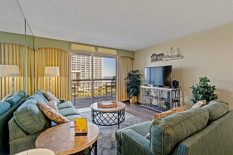 SOUTH HAMPTON 601 - OCEAN VIEW - SHORE DRIVE SECTION in Myrtle Beach, South Carolina, United States — photo 2